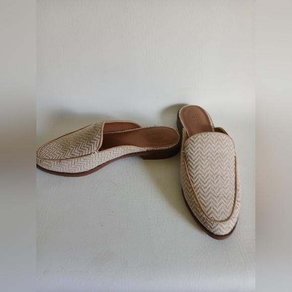 Women's Nordstrom Rack Cream & Tan Herringbone Print Fabric Mules Sz7M NEW - Picture 1 of 13